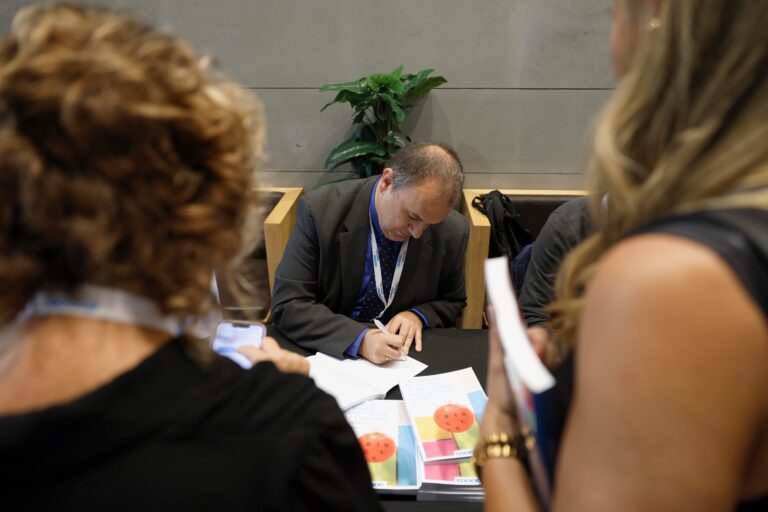 david-pinero-signatura-llibre-jornades2